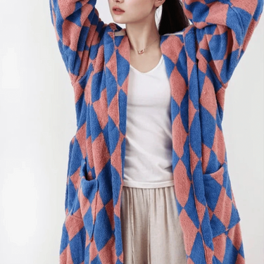 Retro Geometric 100% Organic Cotton Bathrobe with Jacquard Weave - product image 2-Stacehill